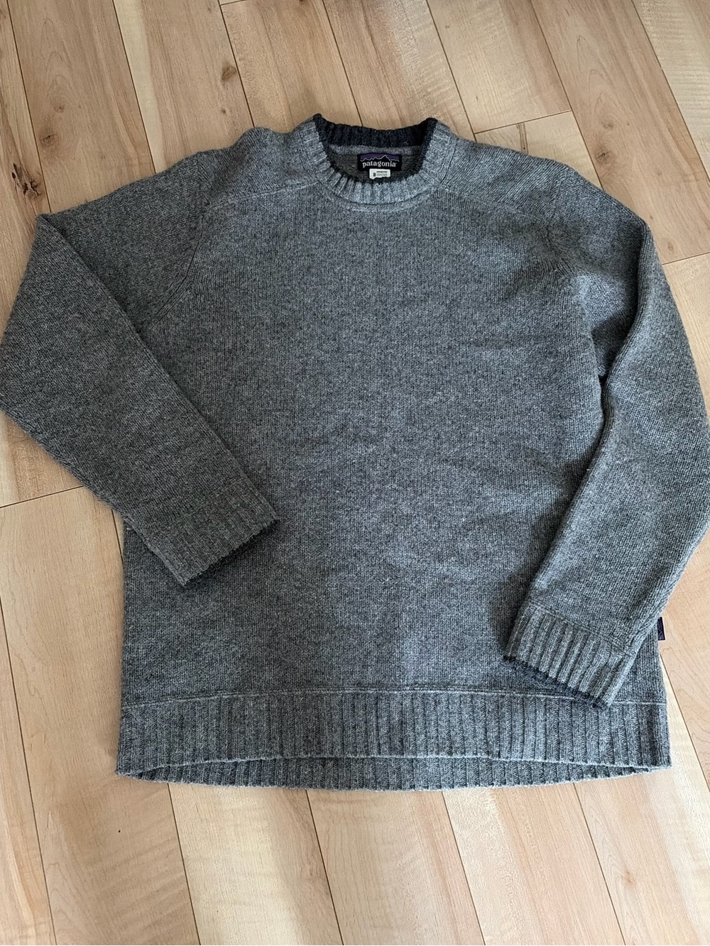 Men’s Patagonia lambswool sweater